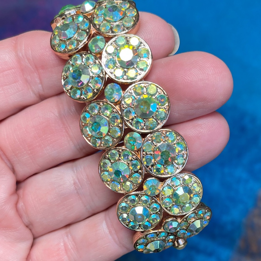 Green stretch bracelet, rhinestones 🍀